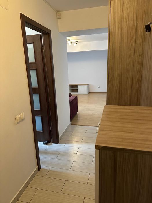 Inchiriez Apartament 3 camere, zona Trapezului
