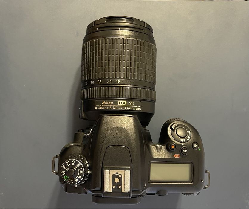 Nikon D7500 + Obiectiv 18-140mm VR - kit complet