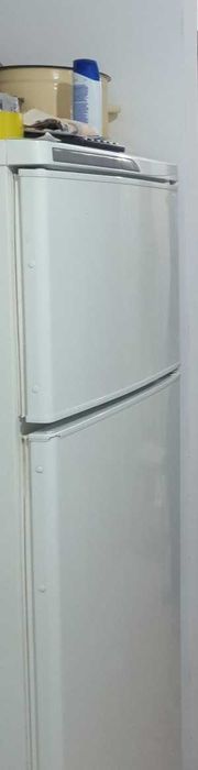 холодильник Стинол  среднего размера