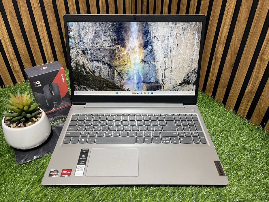 Ноутбук Lenovo ideapad 3 AMD Ryzen 5-3500U| 8GB| SSD 256GB| Vega 8