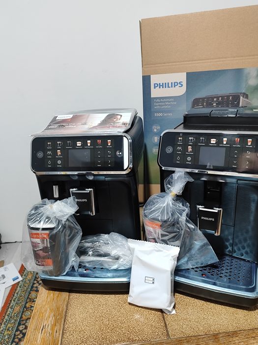 Espressor automat Philips seria 5500 LatteGo