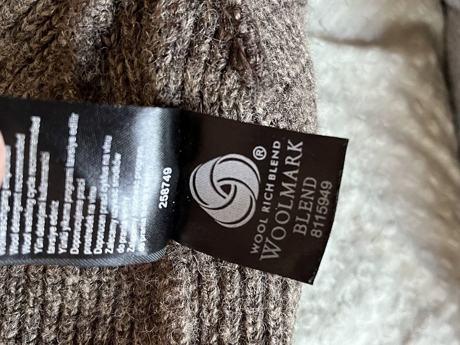 Кафява зимна шапка