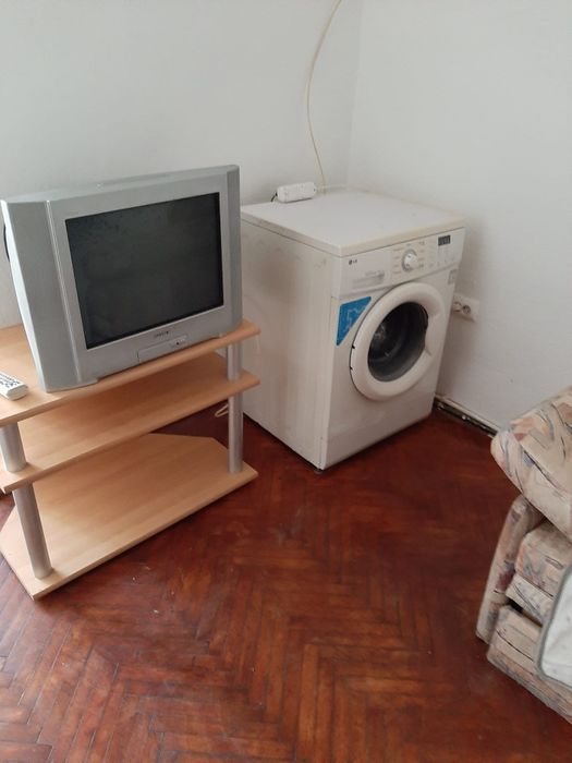Închiriez garsonieră