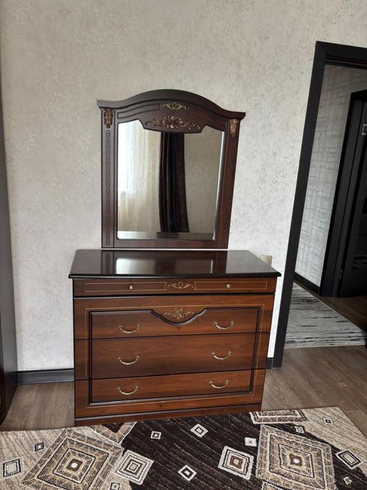 Продам спальный гарнитур