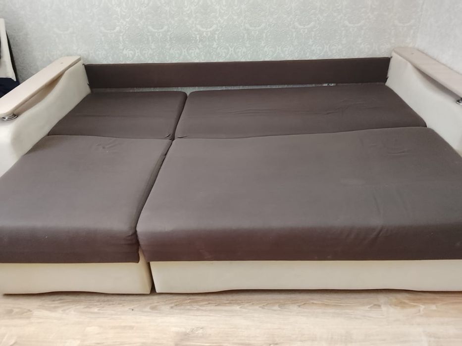 Продам диван в хорошем состоянии