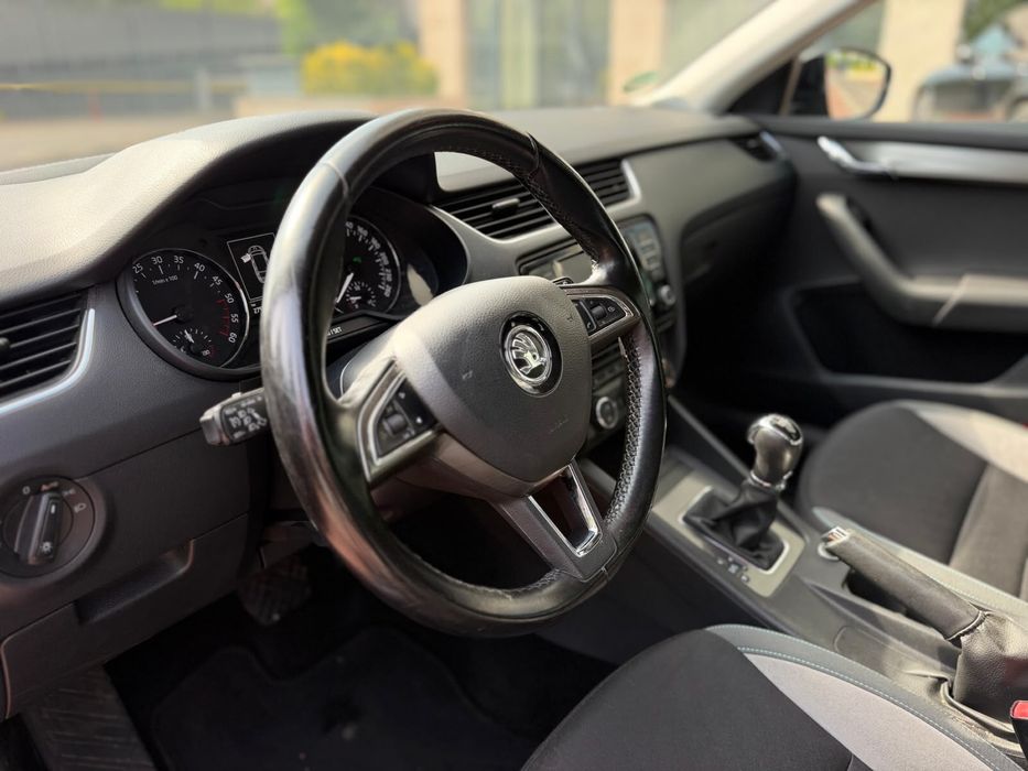 Skoda Octavia 2.0 TDI 150 cp DSG JOY