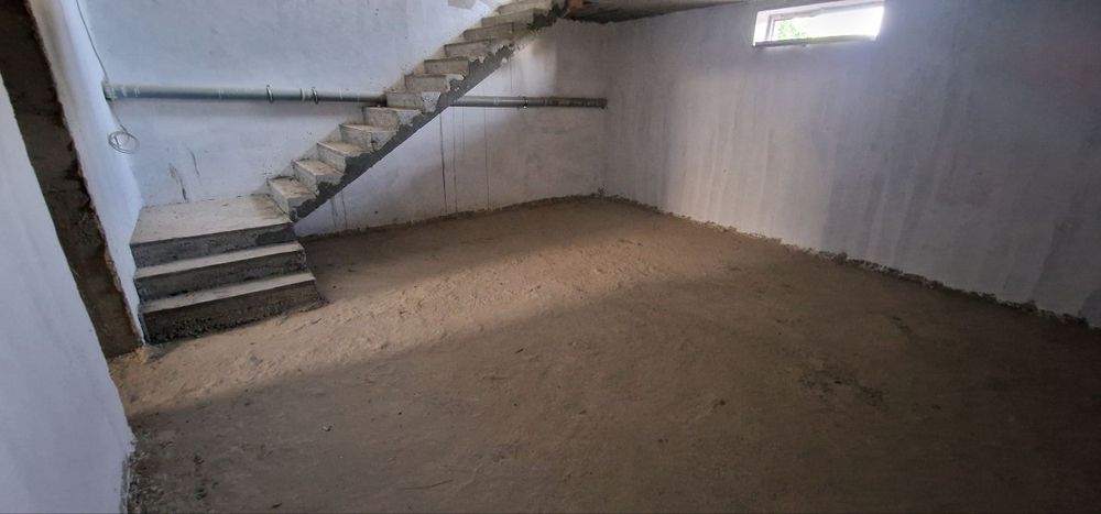 Romitan tuman markazidan uy sotiladi gaz bor