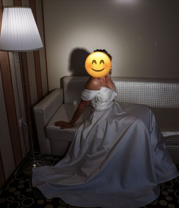 Vand rochie de mireasa model actual, voal cadou