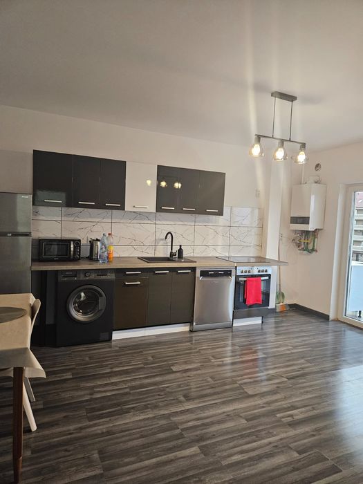 Închiriez apartament nou în Florești