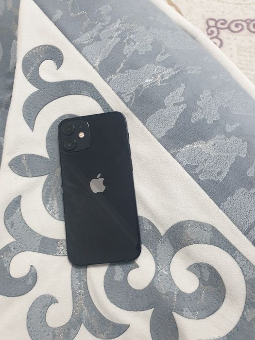 Продается айфон 12 мини за 65000