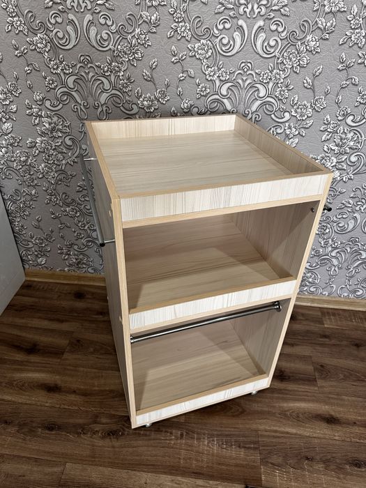 Продам косметологическую тумбу