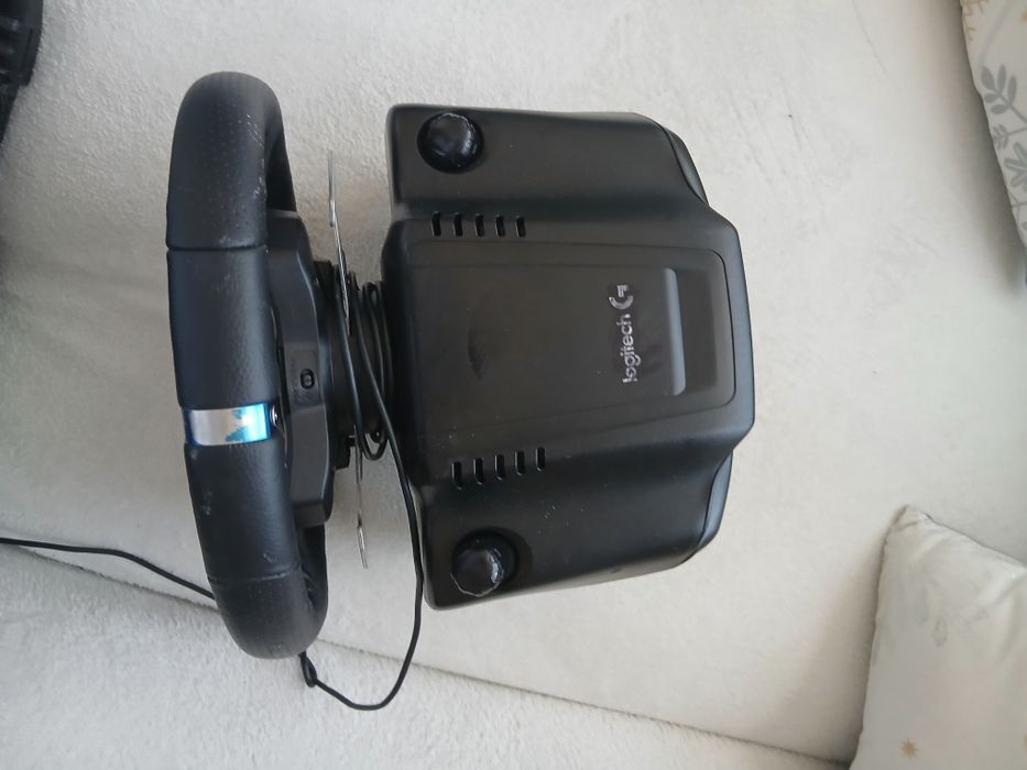 Joc cu volan si pedale pentru Ps 4