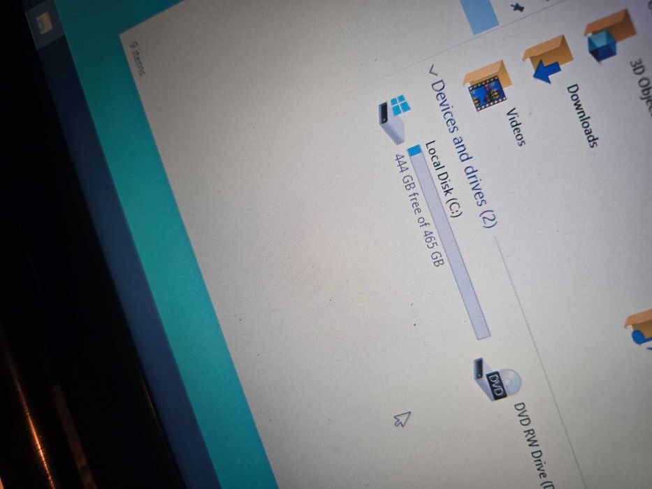 HP лаптоп 4 GB Ram