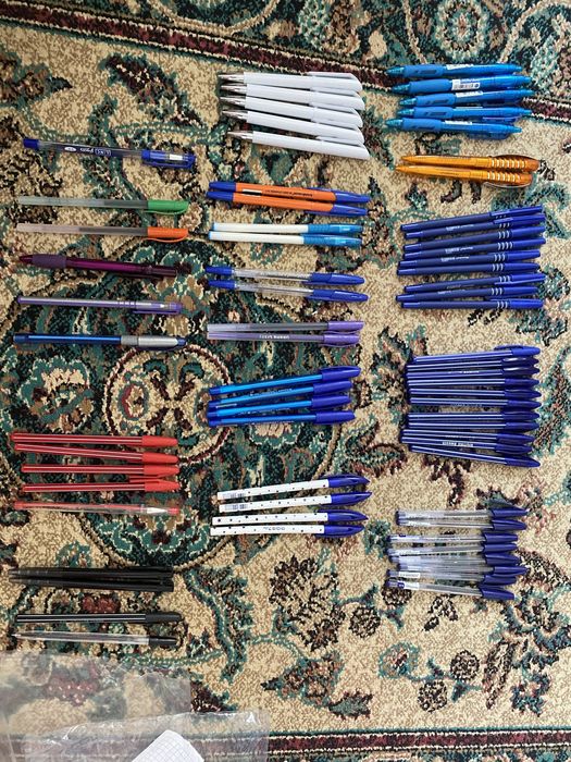 Шариковые ручки. Разного вида