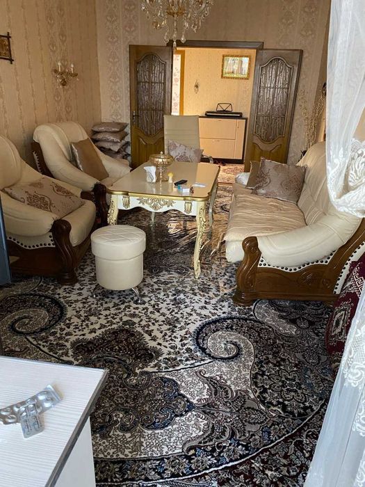 Продаётся красивый комплект мягкой мебели