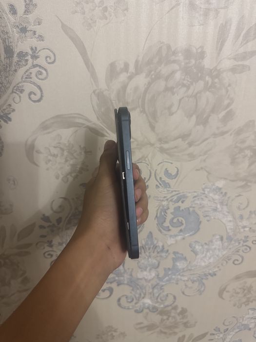 Продам айфон 13 256