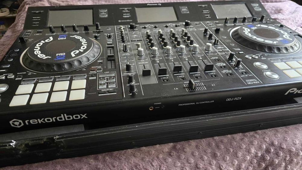 Pioneer DDJ-RZX контролер