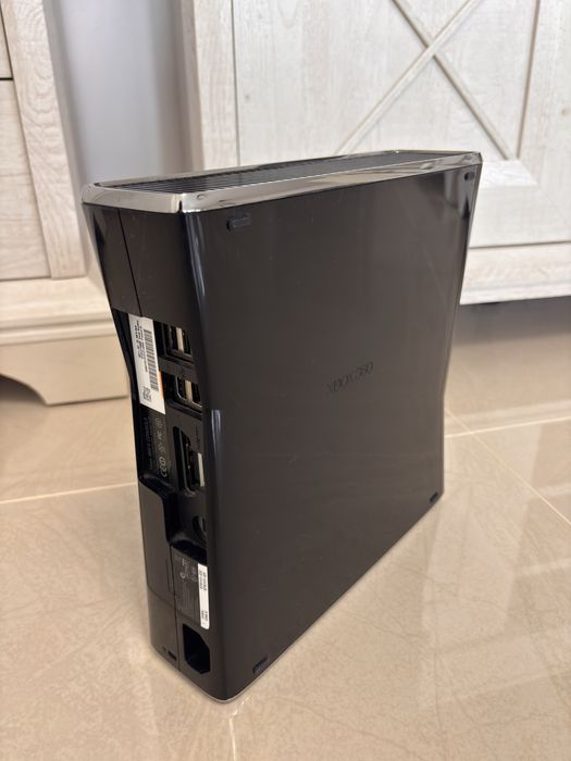 Vând xbox 360 slim