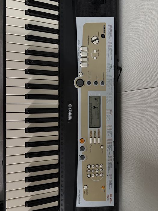 Синтезатор Yamaha PSR-R200