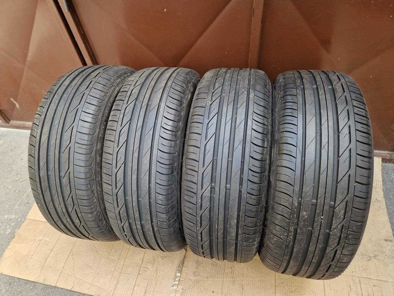 4 Bridgestone R18 225/50
летни гуми Runflat 
DOT4118