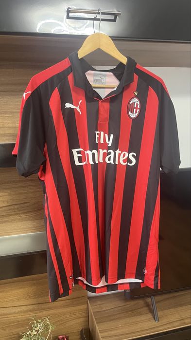 Tricou  - mărimea  XL , trimit si in țară prin fan courier