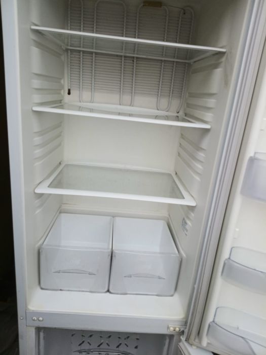 Продам холодильник б/у Бирюса
