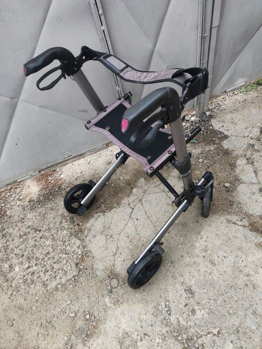 Cadru varstnici persoane dizabilitati usor practic