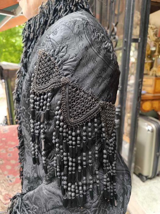 Уникална дамска връхна дреха от началото на 20 век – запазена!