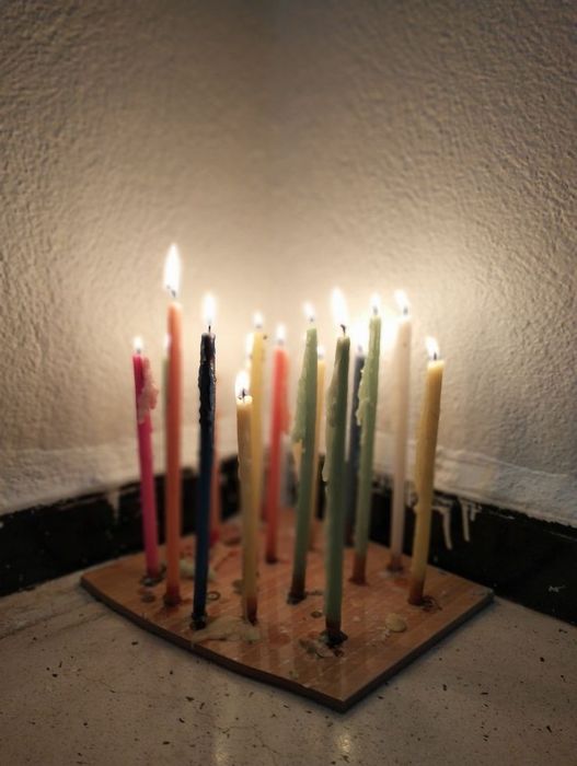 Тонкие цветные свечи из пчелиного воска из России