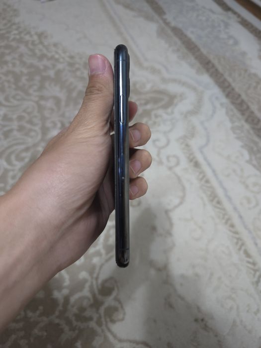 Iphone 11 pro 71% акб