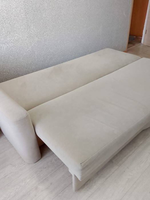 Продам диван……..