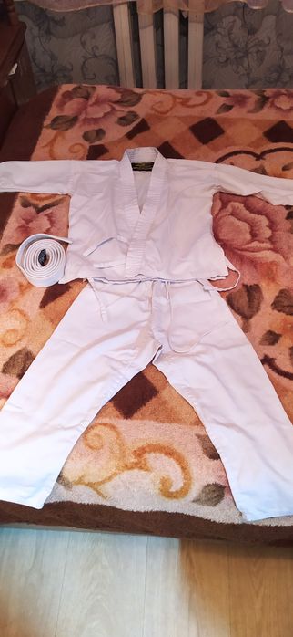 Кимоно в хорошем состоянии.
