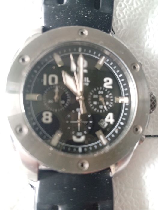 2 броя часовници. Мъжки