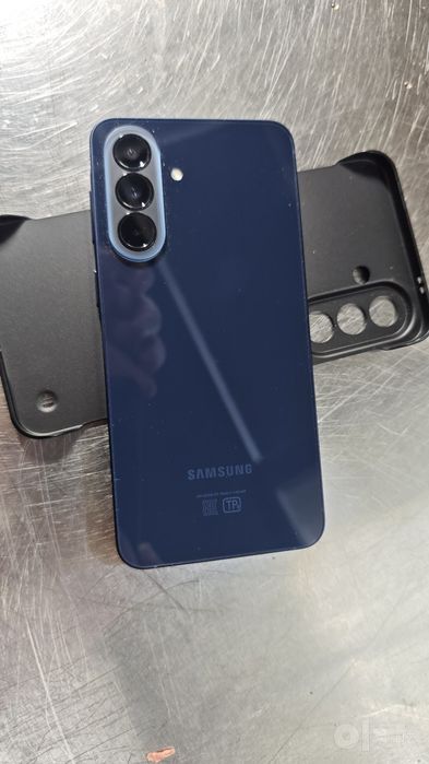 Samsung a57 8,256