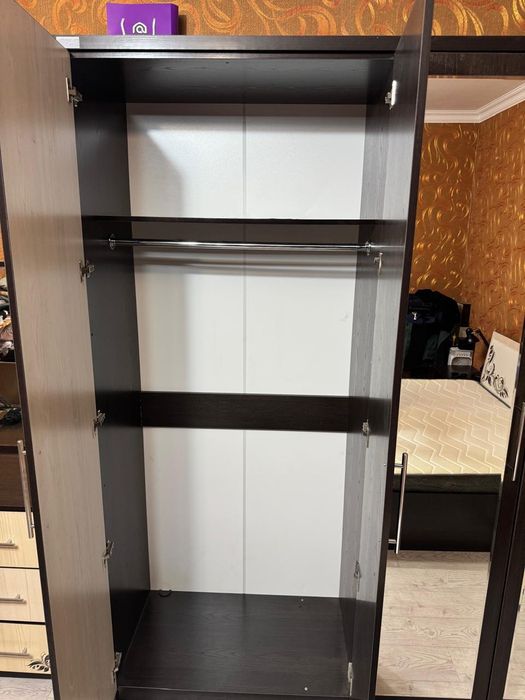 Продам спальный гарнитур