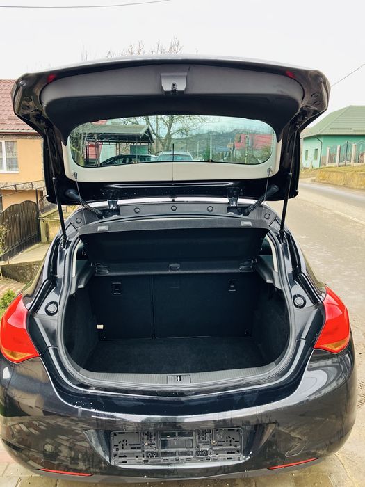 Opel Astra J  an 2012 neinmatriculata