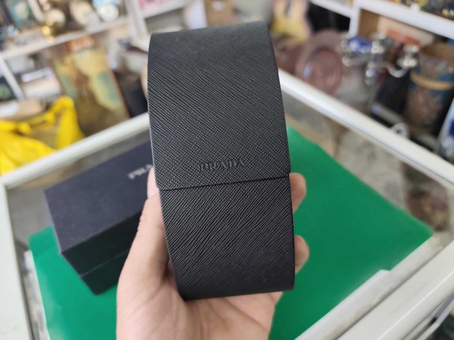 Калъф за очила прада prada с кутия