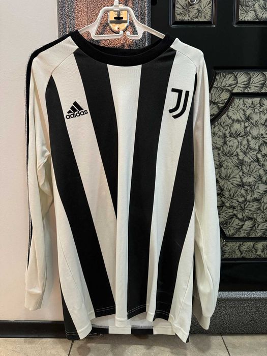 Ювентус/Juventus/Адидас/Adidas- фен блуза с дълъг ръкав.