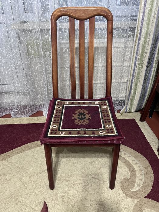 Стул, люстра,дет стуля