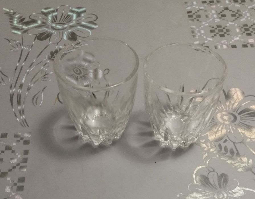 Стеклянные стаканы