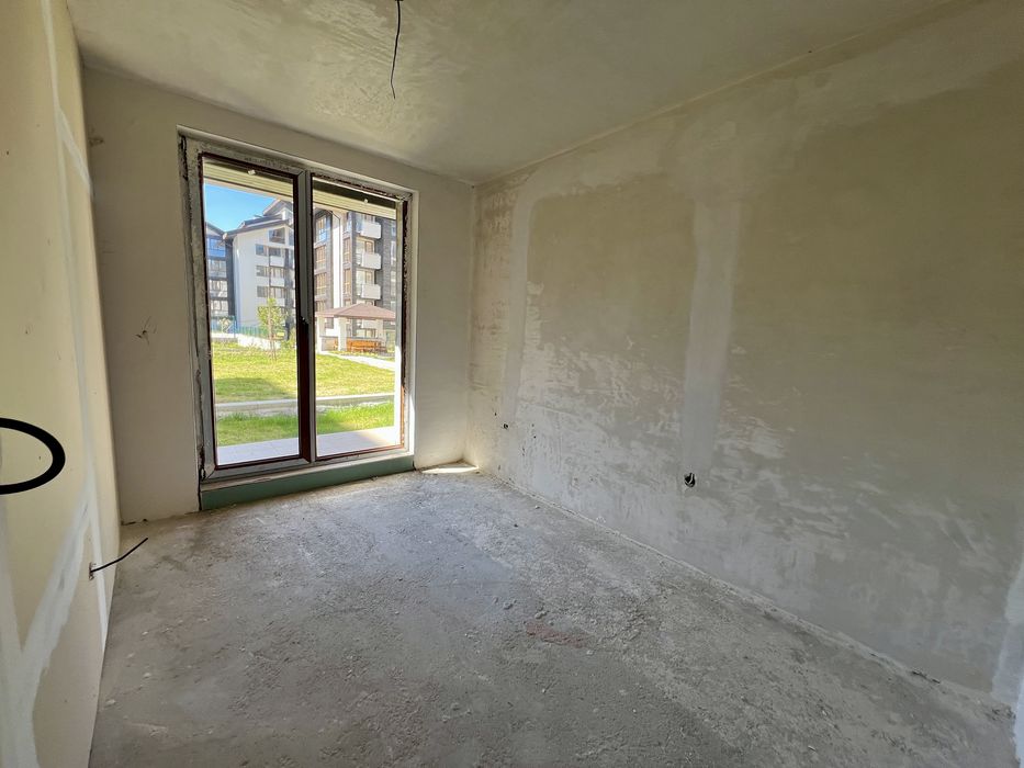 Двустаен апартамент в Жил. сграда с външен басейн в район Пирин Голф