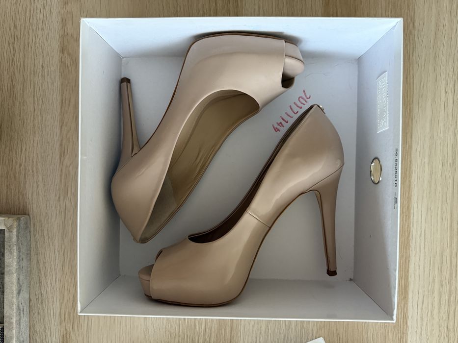 Оригинални Токчета на Guess носени 2 пъти