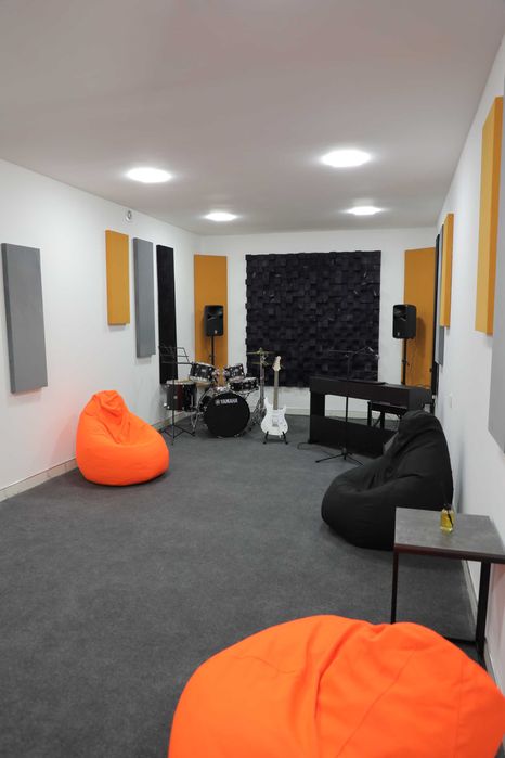 Акустические поролони , студия кинотеатр эхо шум звук.