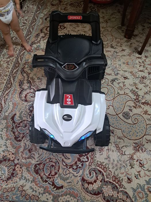 Bolalar mashinasi elektromobil puliti bor