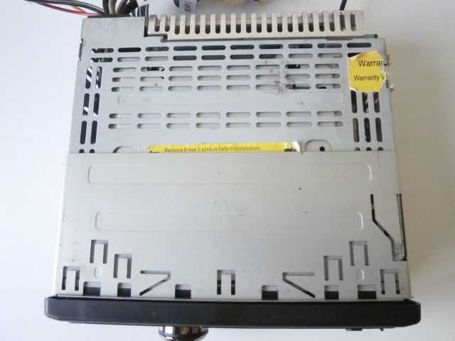 Aвтомобилнa стереоуредбa Clarion