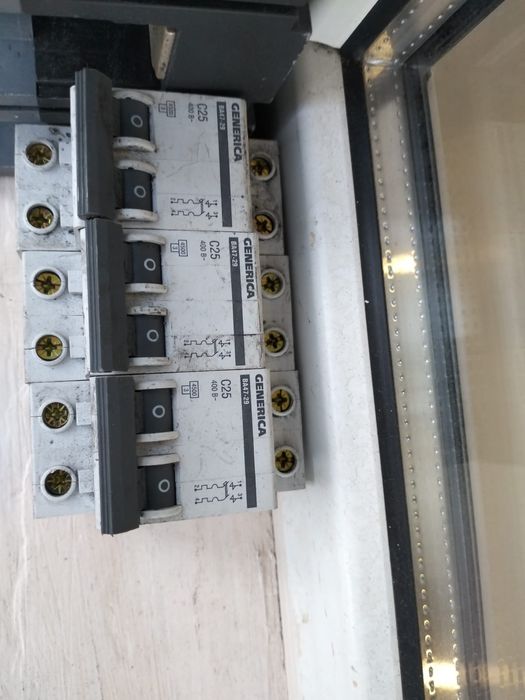 Продам автоматы 400, С16,С25,С50