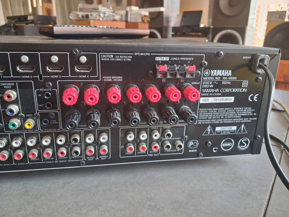 Yamaha RXV-665 receiver