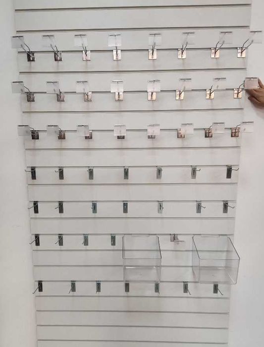 Торговое оборудование, стеллаж, МДФ панель с крючками и контейнерами