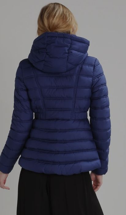 Зимно яке Guess.