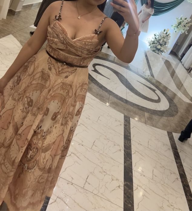 Продам платье в отличном состоянии